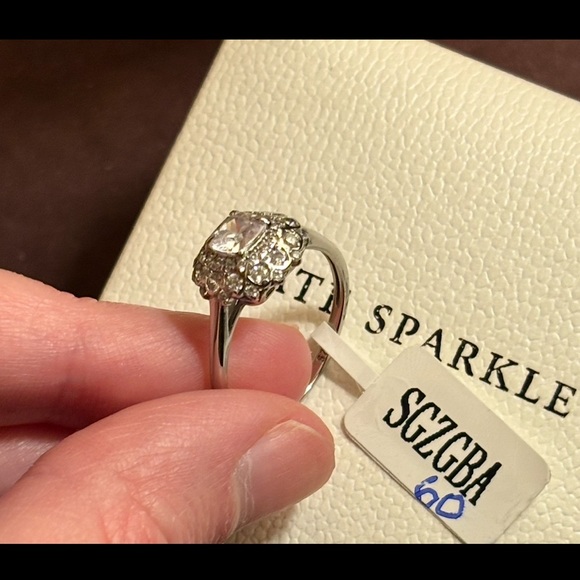 Charmed Aroma-Elegant Solid Sterling Silver W/Cubic Zirconia-Ring-Size 7 - Picture 6 of 7